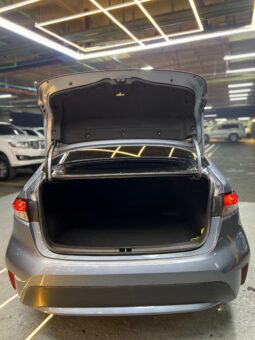 
										Toyota Corolla LE full									