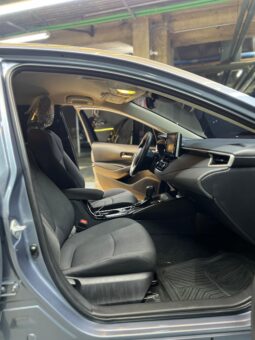 
										Toyota Corolla LE full									