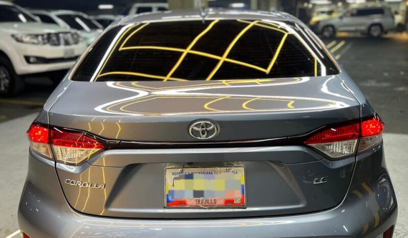 
								Toyota Corolla LE full									