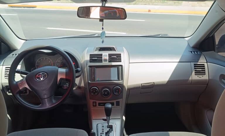 
								Toyota Corolla LE 2012 full									