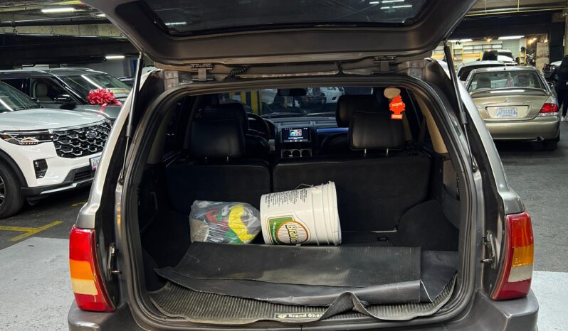 
								Jeep Laredo 2004 full									