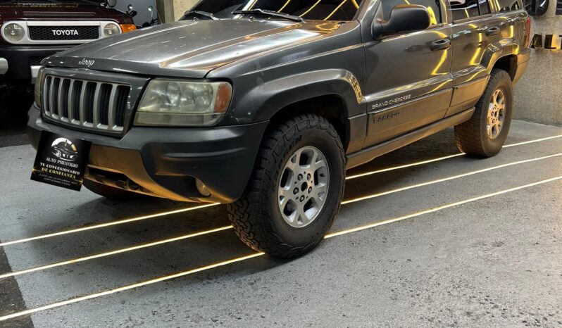 
								Jeep Laredo 2004 full									