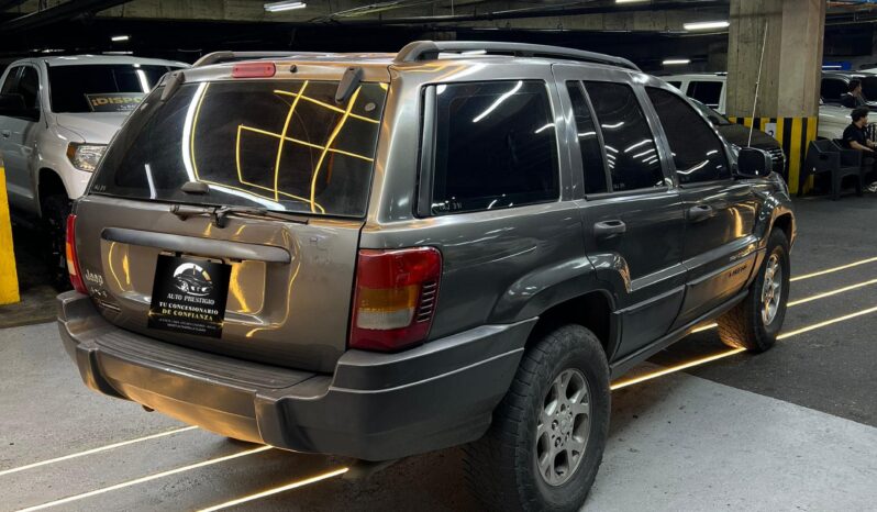 
								Jeep Laredo 2004 full									