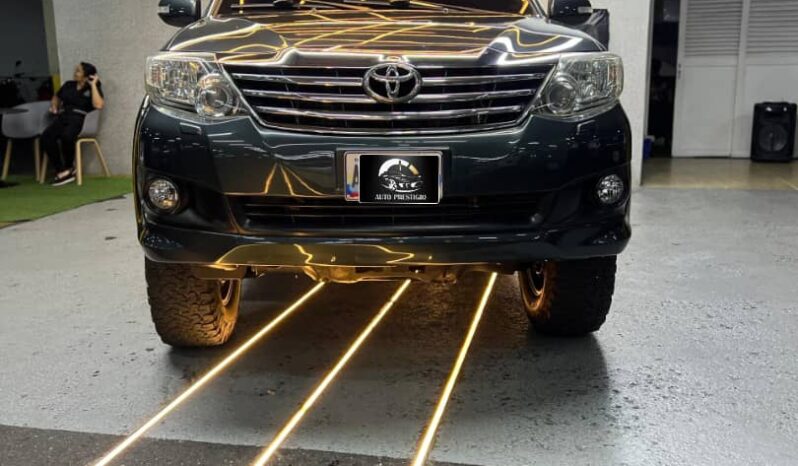 
								Toyota Fortuner 2012 full									