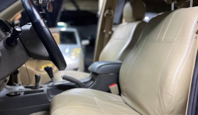 
								Toyota Fortuner 2012 full									