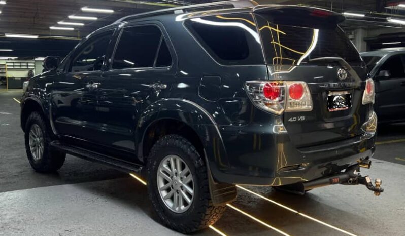 
								Toyota Fortuner 2012 full									