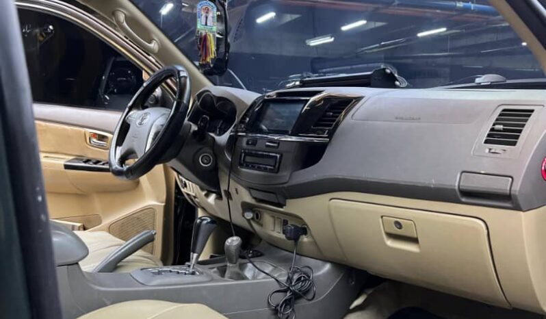 
								Toyota Fortuner 2012 full									