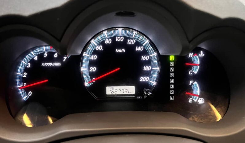 
								Toyota Fortuner 2012 full									