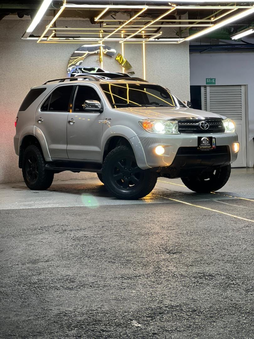 Toyota Fortuner 2012 4×4